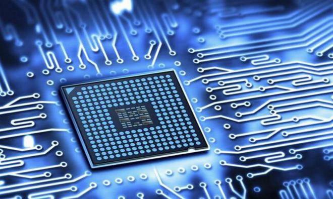 华为绝地反击引领中企崛起，美芯片根基遭受严峻挑战